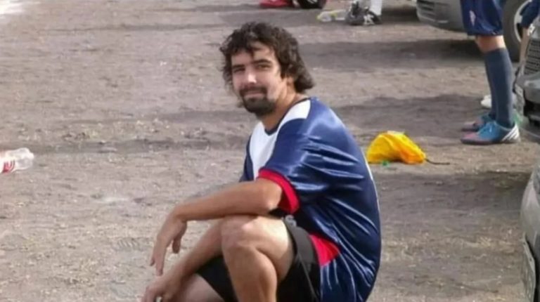 Trelew: un hombre festejaba el triunfo de la Selección comiendo un asado, se atragantó con un trozo de carne y murió