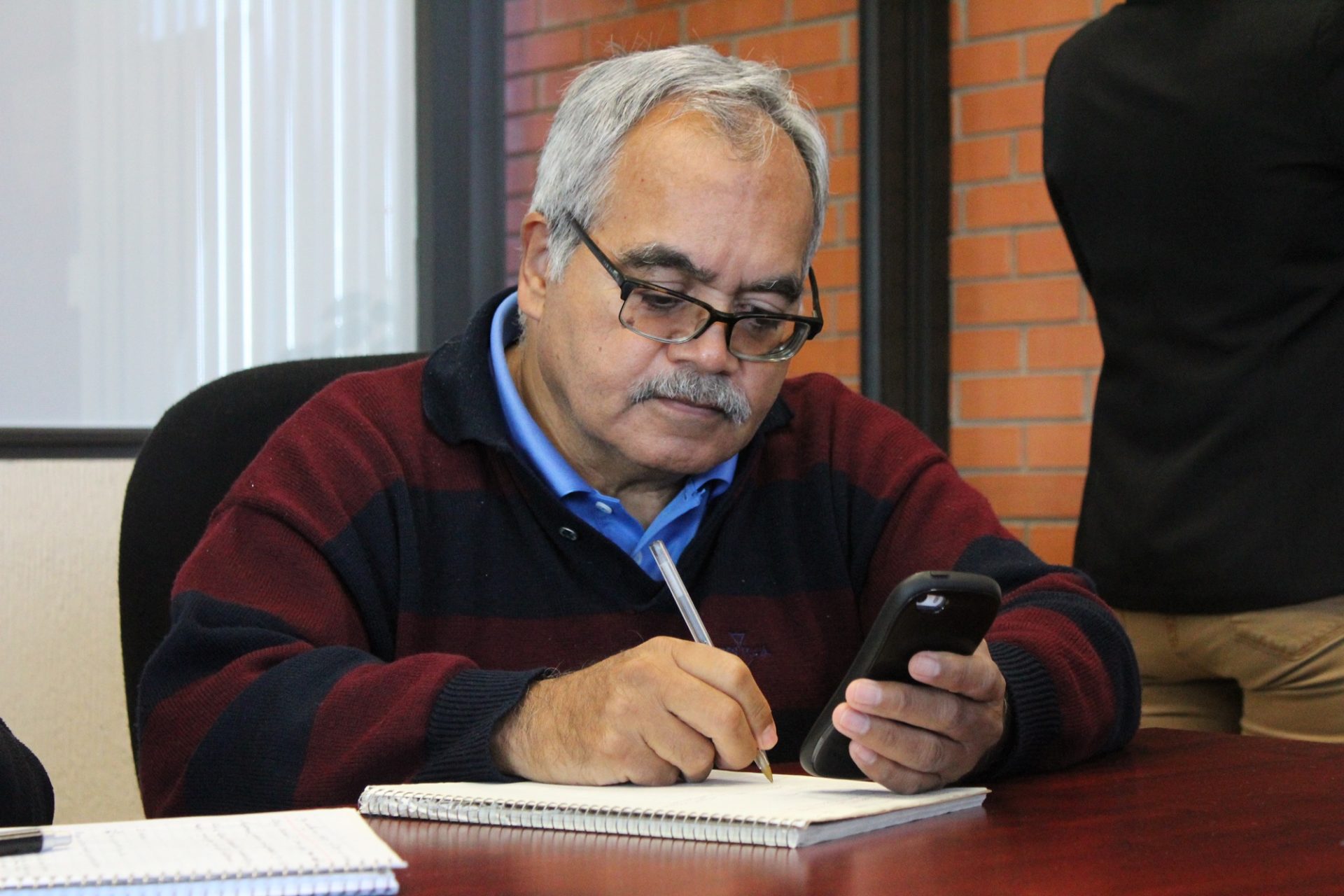 Talleres para adultos mayores: “Manejo del Celular y Redes Sociales”; “Danzas Folklóricas”; “Idioma para el viajero: inglés” y “Estimulación de la Memoria”