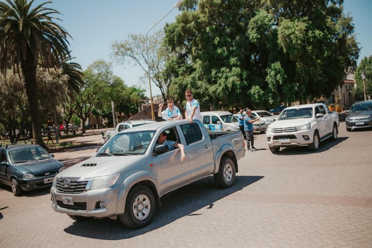 Bautista Bal fue recibido en General Pico por una caravana con gran muestra de afecto y admiración