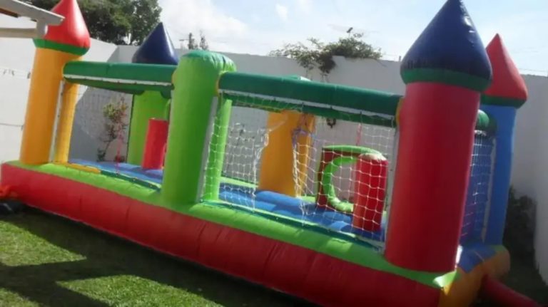 Salta: por el viento voló un pelotero inflable, un nene de 3 años salió disparado y ahora lucha por su vida