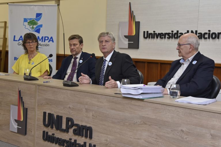 El Gobierno financia estudios sobre los recursos hídricos y recibió informes finales de la Universidad Nacional de La Pampa
