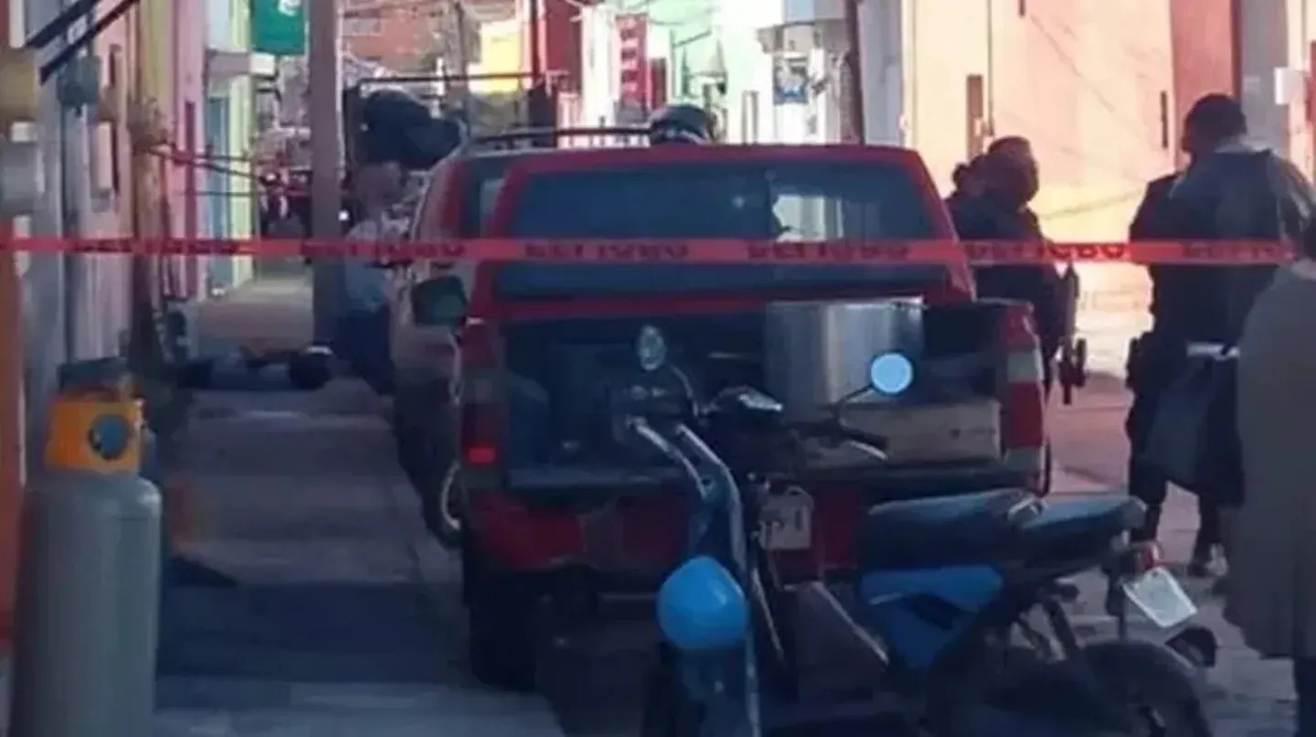 México: un ferretero mató a balazos a dos motochorros que lo atacaron en su negocio
