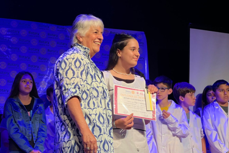 El Rotary Club reconoció a los mejores compañeros de los colegios de General Pico