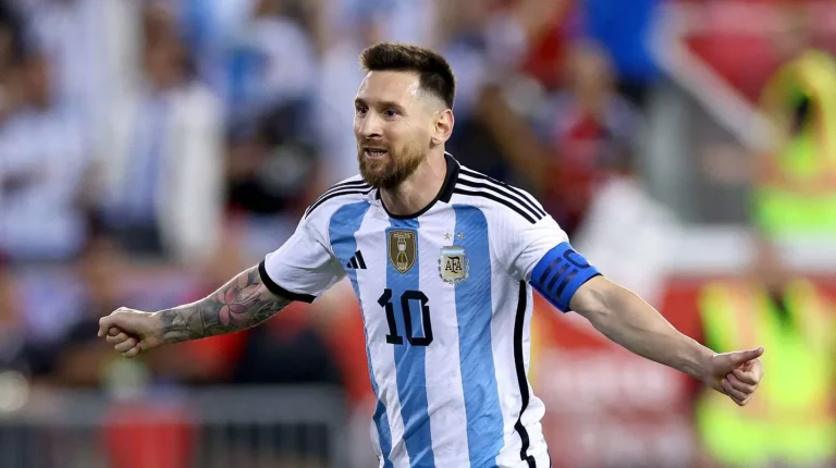 Los empleados públicos pampeanos podrán  ingresar más tarde para ver el primer partido de Argentina en el mundial