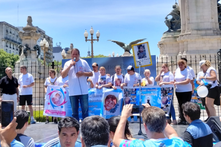 Marcha nacional: a un año del crimen de Lucio Dupuy, su familia pidió justicia desde Buenos Aires