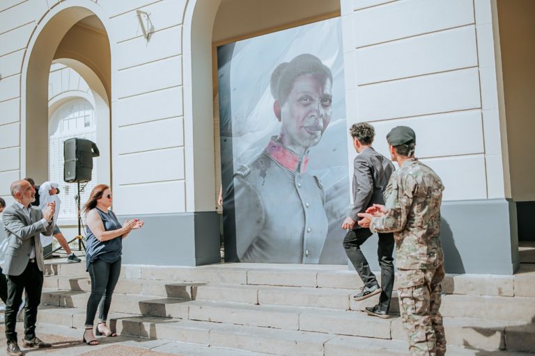 Presentaron un retrato de María Remedios del Valle del reconocido artista Ramiro Ghigliazza