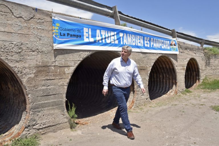 Ziliotto acordó el inicio de la limpieza en el cauce del Río Atuel