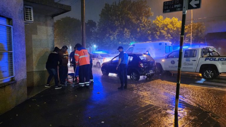 En medio del impresionante aguacero atropellaron una persona