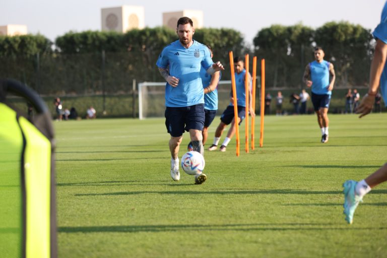 Mañana debuta la Selección Argentina en Qatar: ¿Cómo le fue en cada uno de sus inicios en Copas Mundiales?