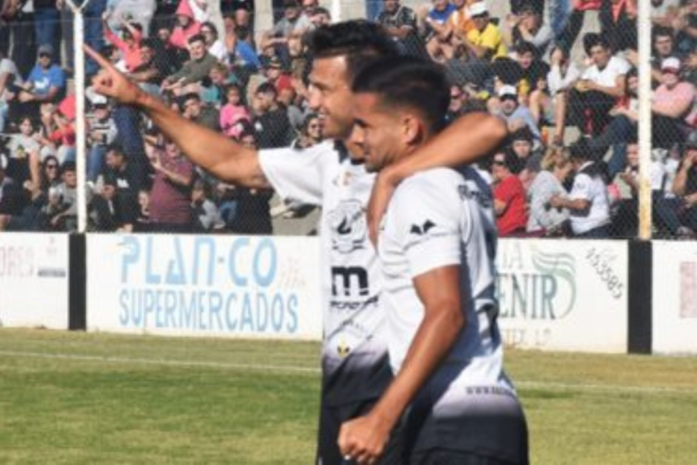 Regional Amateur: Alvear FBC y Racing de Castex empiezan a jugar la etapa de definición