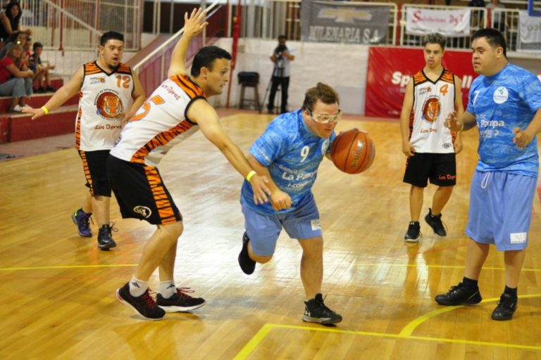 BAS21: Debutó “Par 21” en el Gigante de la Avenida