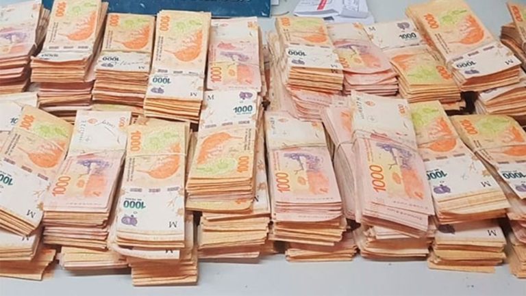 Santa Cruz: robó más de $7 millones de la casa de su papá, dejó de responderle mensajes y lo bloqueó en redes