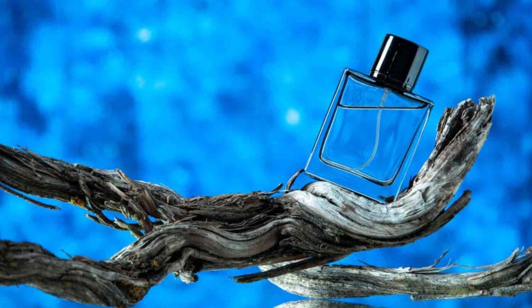 Coleccionista piquense radicado en Islas Canarias brindará una conferencia sobre el perfume