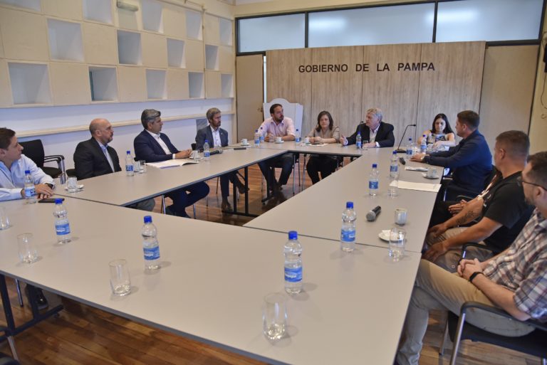 Grupo Living y Calzatex seleccionadas para reactivar ex planta Calzar en Parque Industrial de Santa Rosa