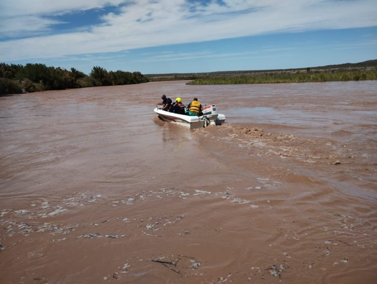 La peor noticia: encontraron el cuerpo de Tiziano, el niño que se llevó la corriente del Río Colorado