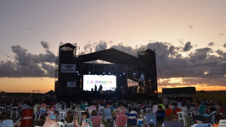 La Pampa atrae a turistas durante fin de semana largo gracias a sus eventos y atracciones