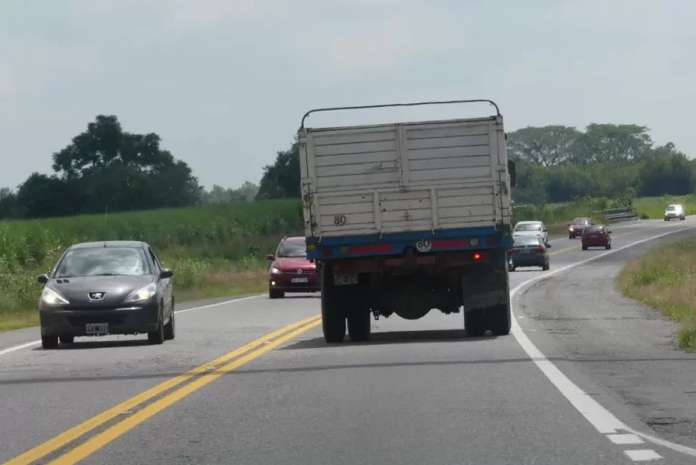 Podcast Seguridad Vial: hoy hablamos de adelantamiento en rutas de un solo carril
