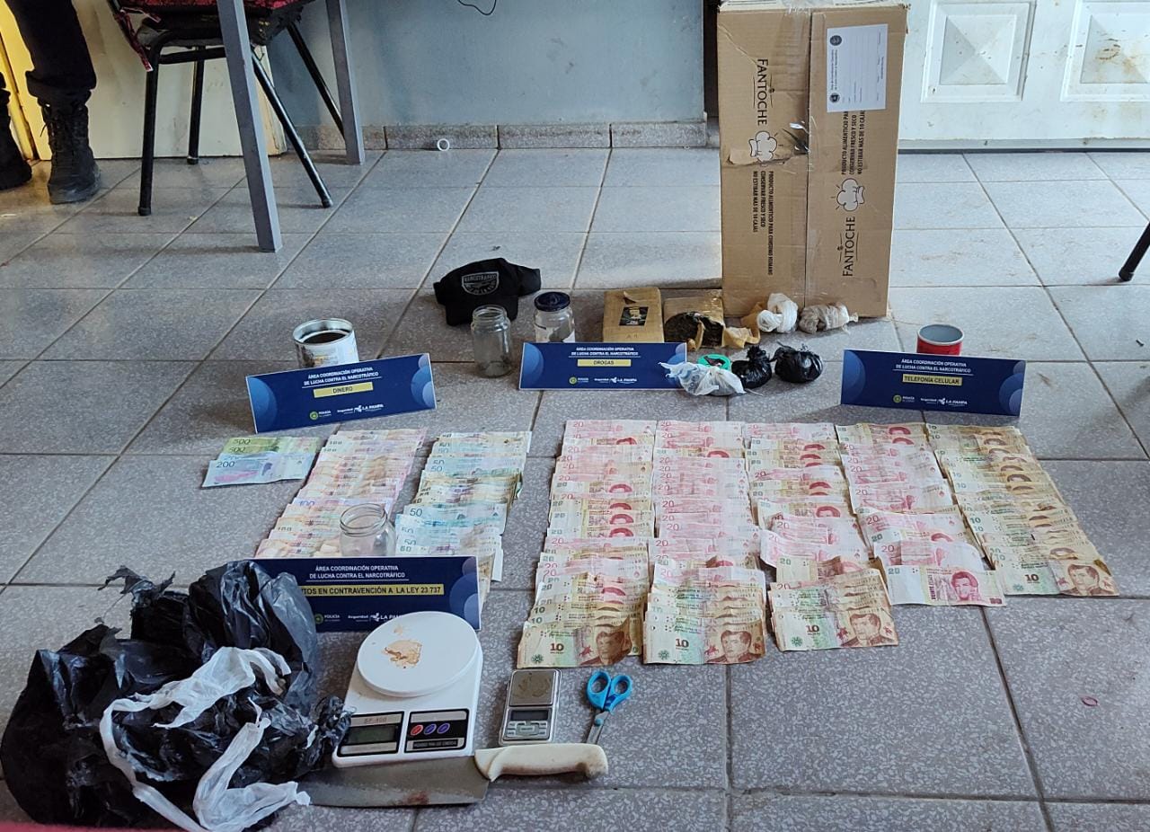 Secuestraron 2 kilos de marihuana, 39 gramos de cocaína, LCD y armas en operativos en General Pico y Santa Rosa