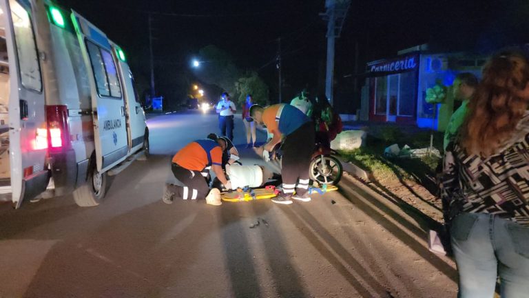 Dos mujeres fueron hospitalizadas tras chocar con un perro