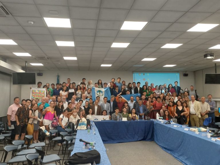 Participación destacada de la EPET N°2 en el programa “Los jovenes de la ETP”