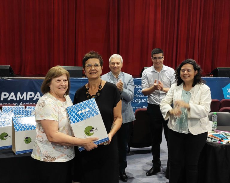 “Libros y Casas”: entregaron minibibliotecas a 7 establecimientos de La Pampa