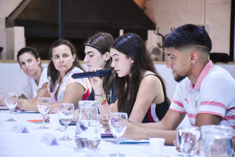 Jovenes participan en la última sesión del Consejo Local de Niñeces y Adolescencias de General Pico