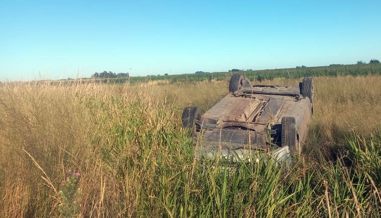 Vuelco en ruta provincial 4 a uno 6 km de Trenel dejó una persona hospitalizada