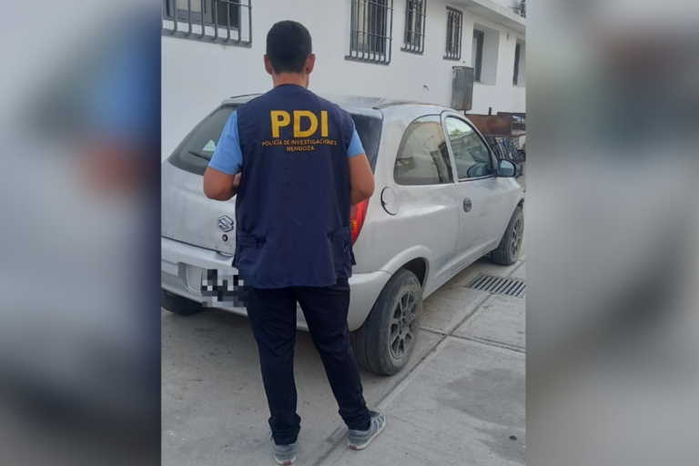 Apareció en Mendoza un auto robado en Intendente Alvear mediante una estafa: la Brigrada de General Alvear detuvo a un posible cómplice y sigue buscando al estafador