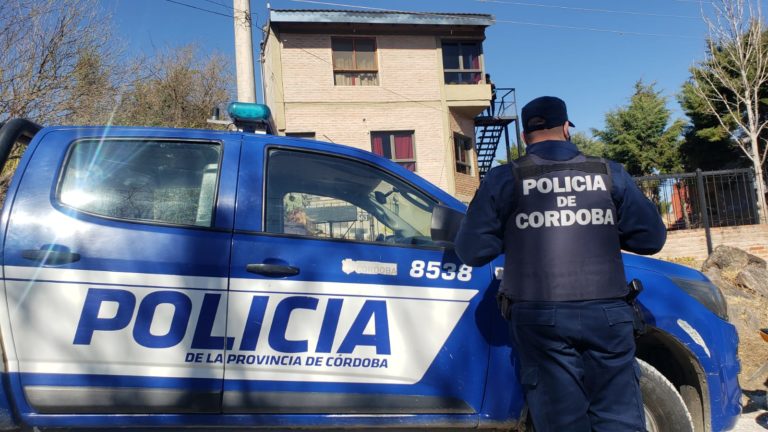Horror en Córdoba: una policía mató a su hijo, hirió gravemente a su hija e intentó quitarse la vida