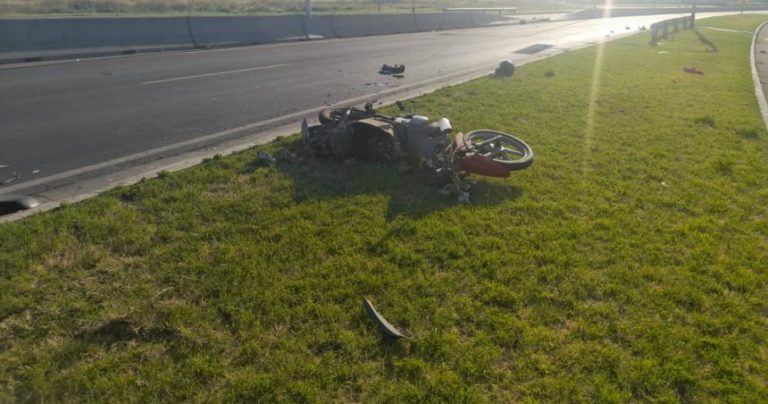 Joven motociclista fallece tras ser arrollada por camión en Santa Rosa