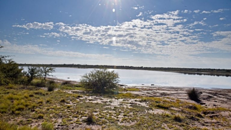 El Gobierno provincial financiará la obra eléctrica a la Laguna Villa Alba en Gral. San Martín