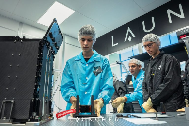 ORGULLO PIQUENSE: el ingeniero Gaspar Santamarina integra el proyecto que enviará el picosatélite “Dibu Martínez”, junto a la compañía de Elon Musk