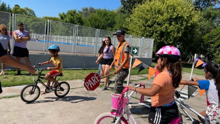 Comenzaron los talleres de educación vial y compostaje en las colonias del Pro Vida