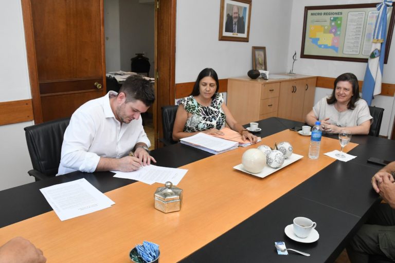 Calzatex y Grupo Living tomaron posesión de la ex Planta Calzar