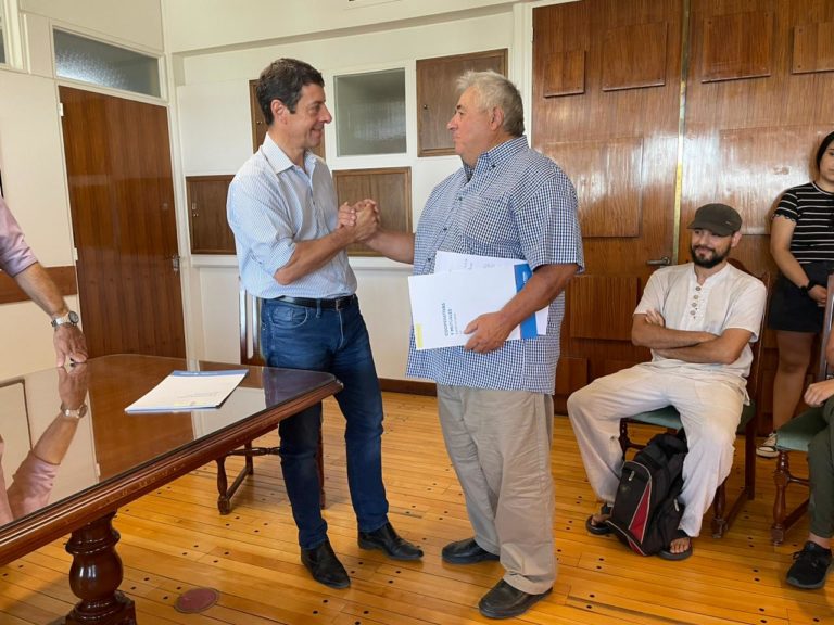 Primeros Pasos: Gobierno entregó aportes de hasta 500 mil pesos a cinco cooperativas pampeanas