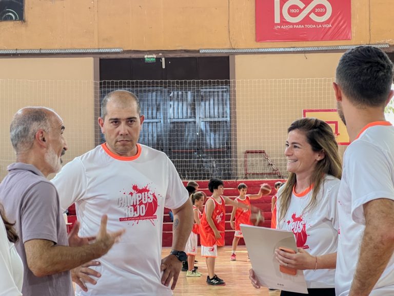 El deporte uniendo a jóvenes en el “Campus Rojo 2023 de Básquet” en Sportivo Independiente
