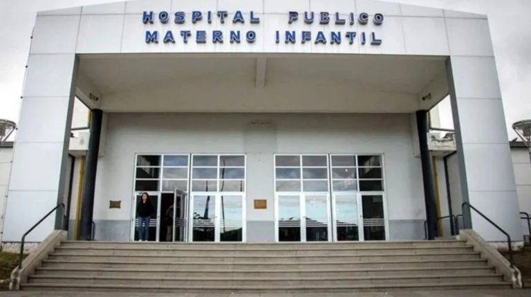 Horror en Salta: una pareja circulaba en una moto, su bebé se cayó y lo dejaron tirado en el suelo con graves lesiones