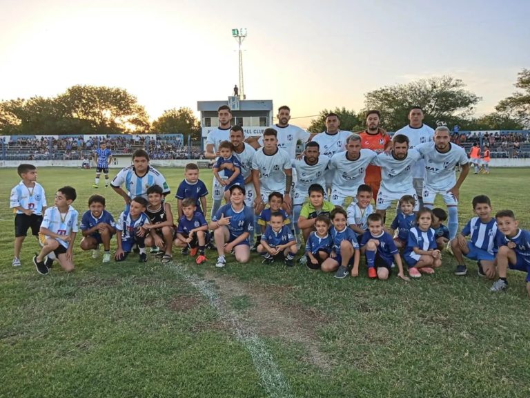 Alvear FBC terminó con 10 jugadores y se trajo un empate de San Cayetano
