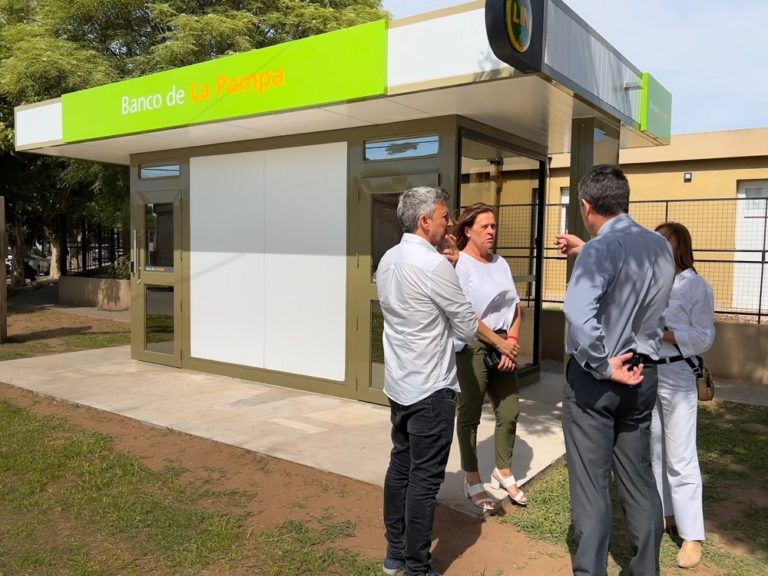 Pusieron en funcionamiento un nuevo cajero automático del Banco de La Pampa en Barrio Rucci