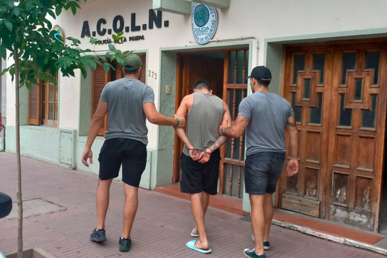 Policía de La Pampa detiene al destinatario de una encomienda de 25 kg de marihuana