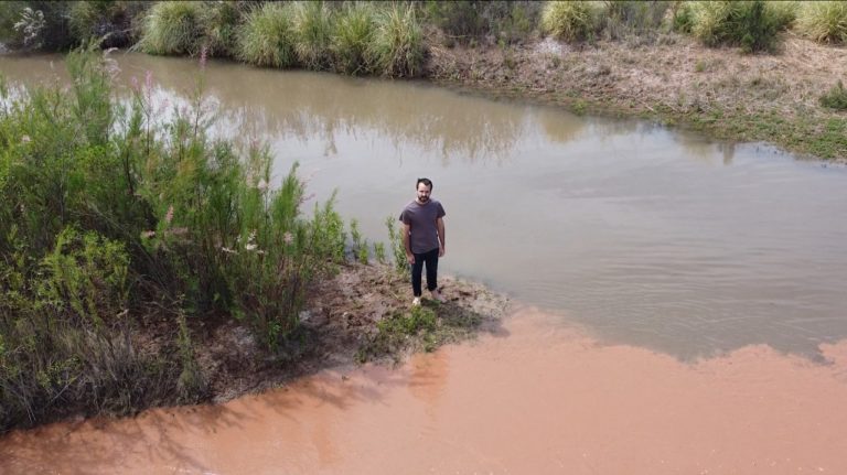Maquieyra denuncia que en 25 de Mayo los desechos cloacales desembocan en el Río Colorado