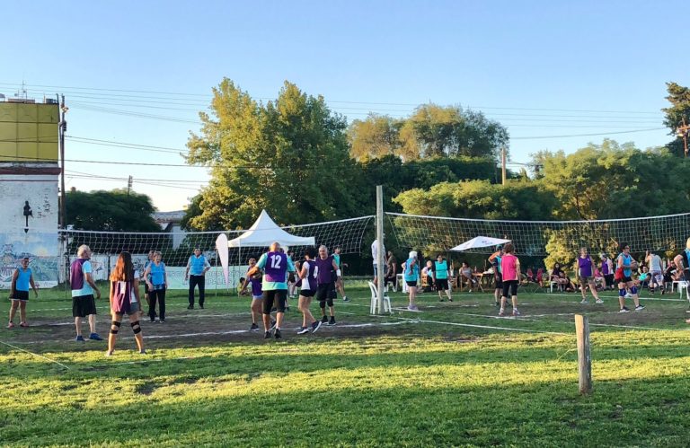 Torneo recreativo de newcom en El Parador: gran convocatoria de participantes en este primer certamen