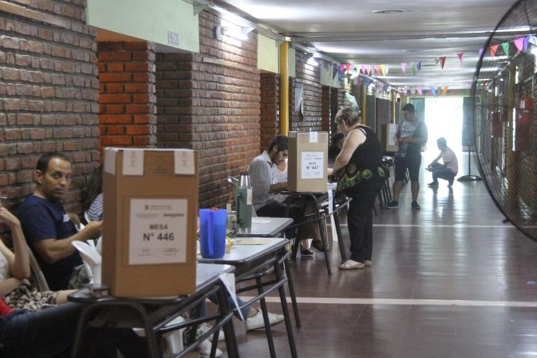 Estas son las escuelas afectadas a las elecciones y que el lunes no tendrán clases en el turno mañana