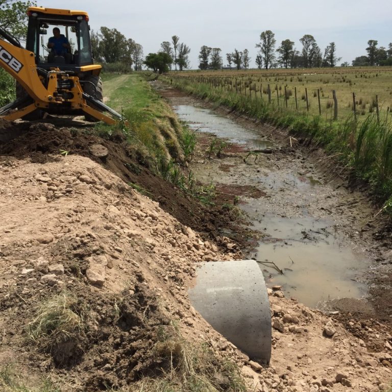 Obras de saneamiento para prevenir inundaciones en Villa Mirasol