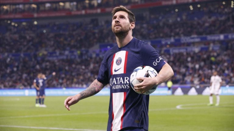 Messi sigue meditando su renovación con el PSG