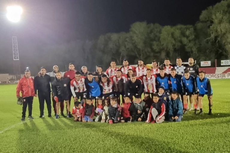 Costa Brava fue eliminado del Provincial: Racing le ganó en el último minuto