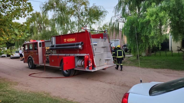 Incendio en el depósito de una vivienda en calle 12