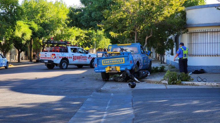 Uno de los involucrados en el accidente en la esquina de 3 y 18 sufrió un traumatismo endocraneal y recibe asistencia respiratoria