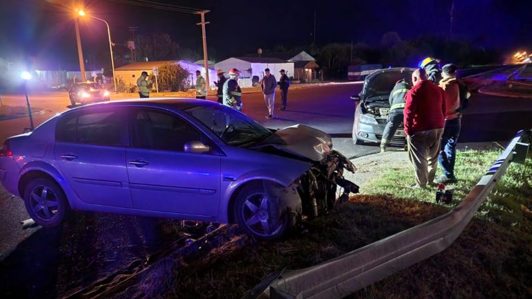 Grave accidente en General Pico: una persona trasladada al hospital tras colisión entre dos vehículos