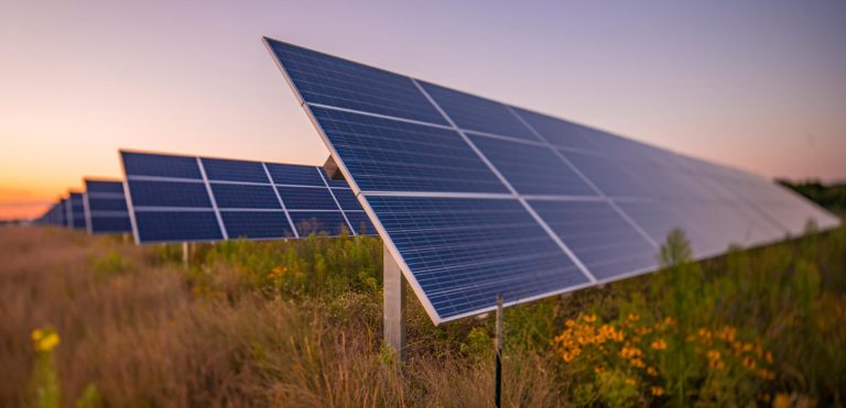 El parque de paneles solares para generar energía que construirán Pampetrol e YPF en General Pico se instalará en la zona del futuro parque industrial
